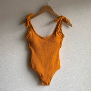 Kona Sol Pucker Texture Tie Shoulder One Piece Yellow Swimsuit Women Small (4-6)